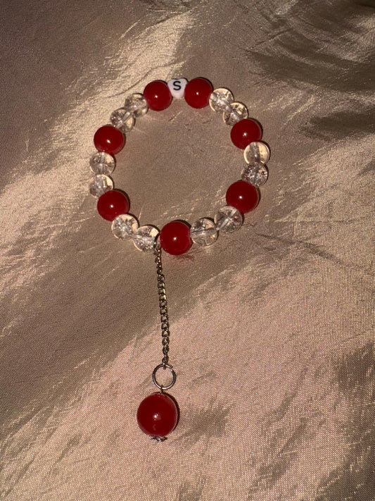 Scarlet Drop – Red Beaded Charm Bracelet