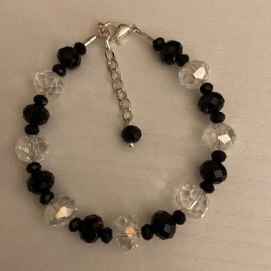 🖤 Midnight Clarity Beaded Bracelet – Timeless in Black & Clear Crystal